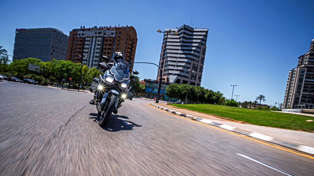 Zontes 703F 21 en carretera