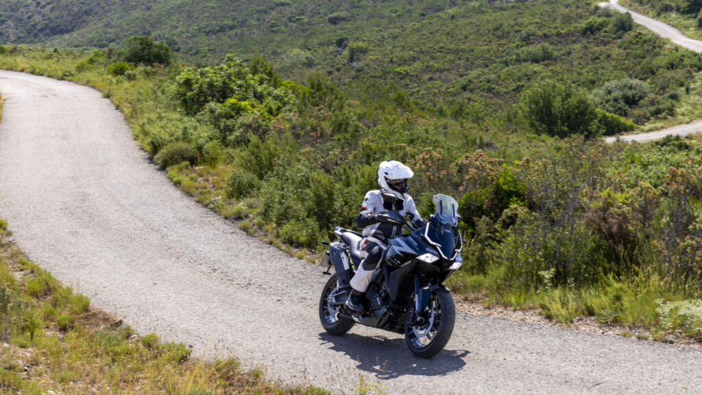 Zontes 703F 19 en carretera 4