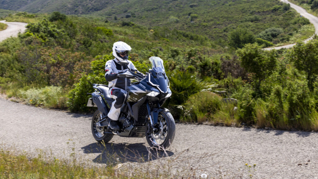 Zontes 703F 19 en carretera 5